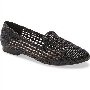 Wesley Woven Flat